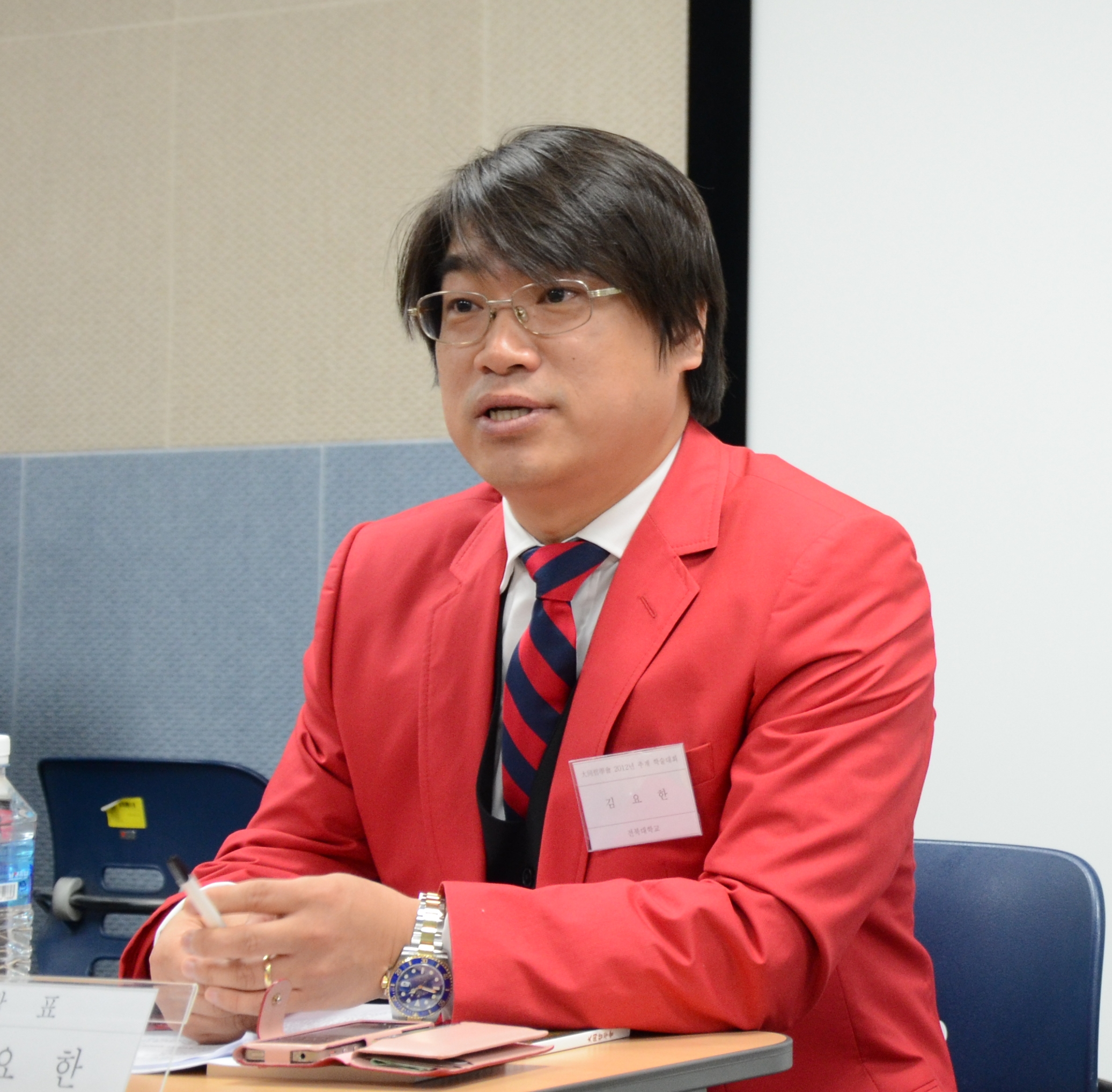 Prof. Yo-Han Kim 사진